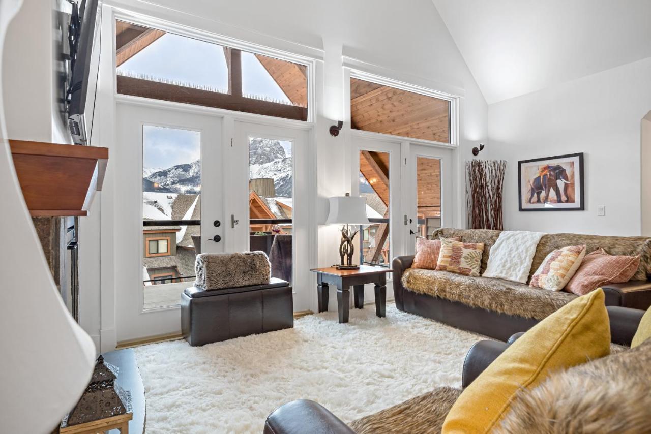 Penthouse At Solar A Resort And Spa Canmore Esterno foto
