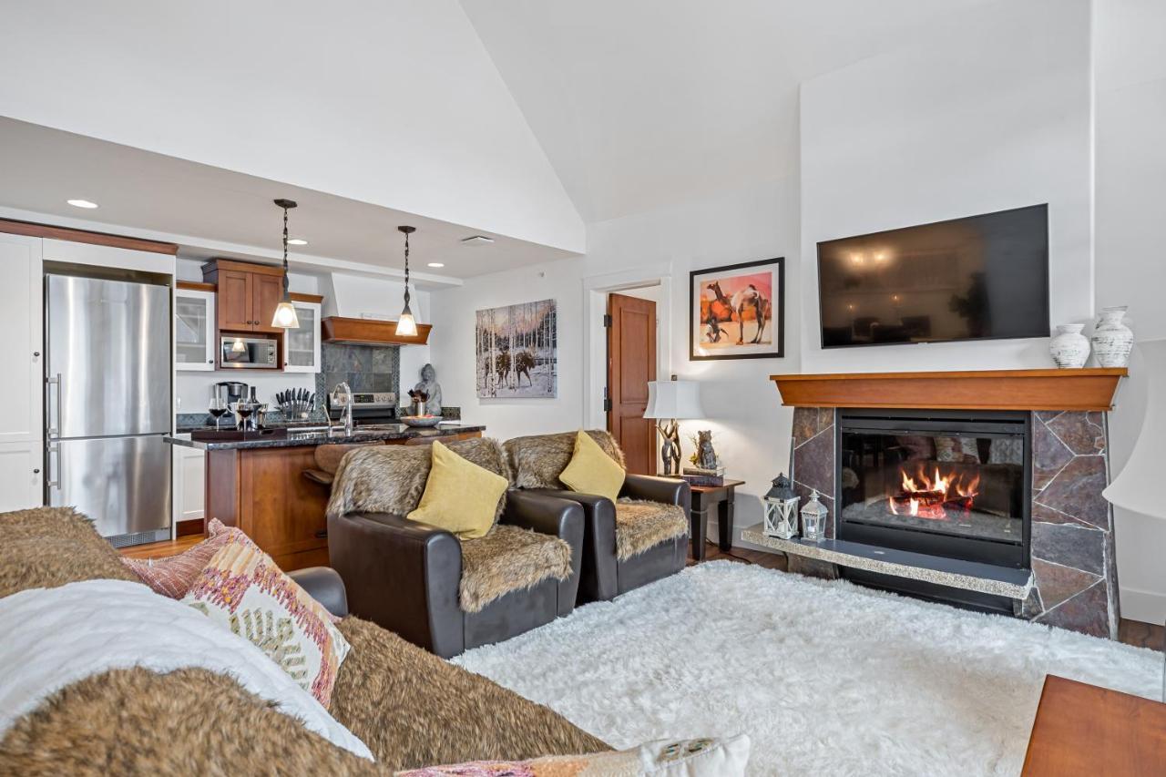 Penthouse At Solar A Resort And Spa Canmore Esterno foto