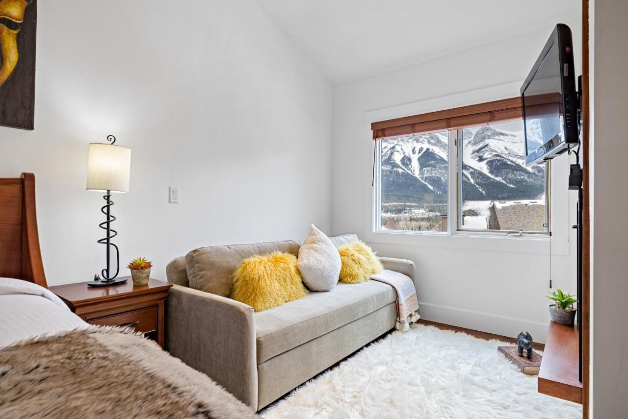 Penthouse At Solar A Resort And Spa Canmore Esterno foto